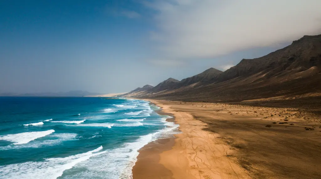 unsplash_lngSLLuXosA_fuerteventura.webp