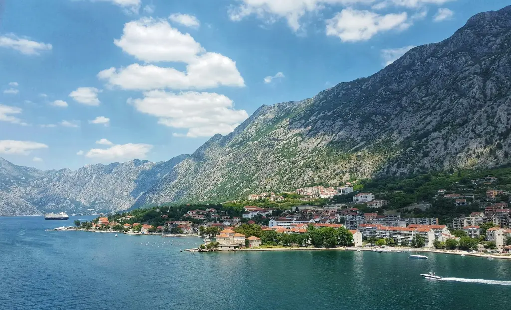 unsplash_Za07GIQp15I_Kotor.webp