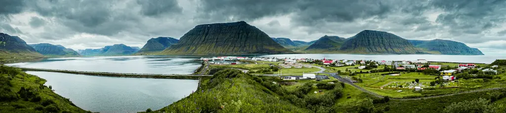 unsplash_pskaNecbybo_isafjordur.webp