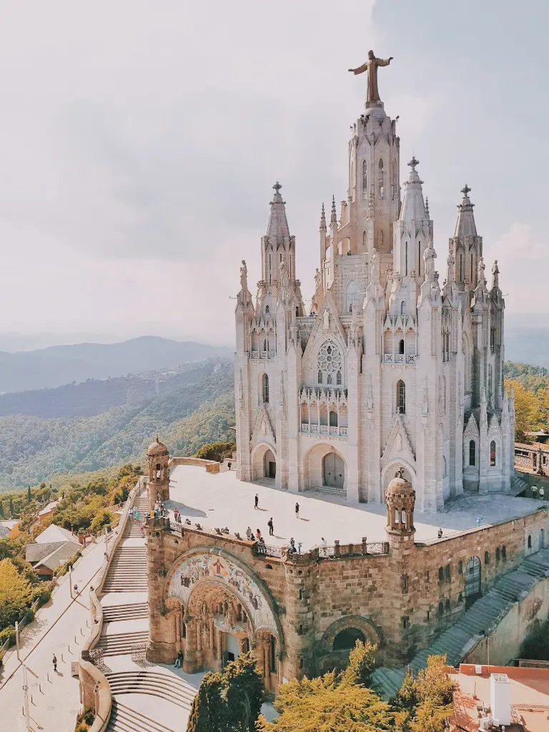 unsplash_UP22zkjJGZo_barcelona.jpg.webp